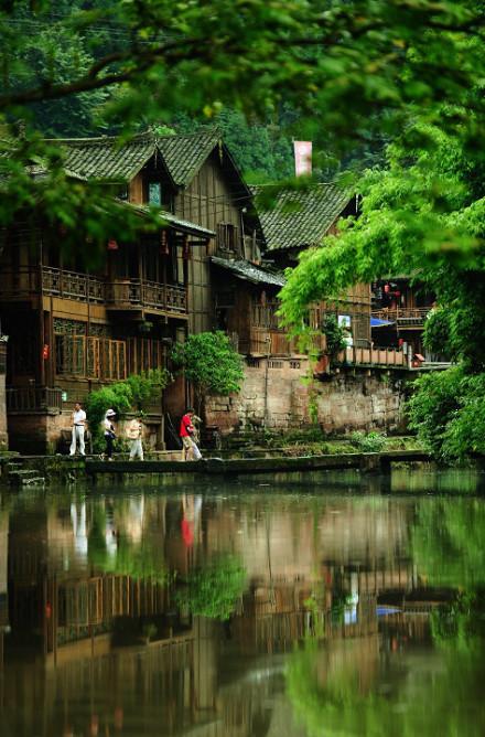 逃离地下古寺庙